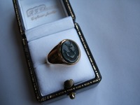 Seal engraved bloodstone gold signet ring